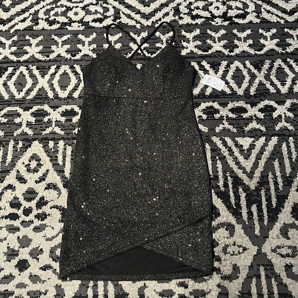 Windsor Dresses & Skirts - NWT Windsor Sparkly Night Out Dress